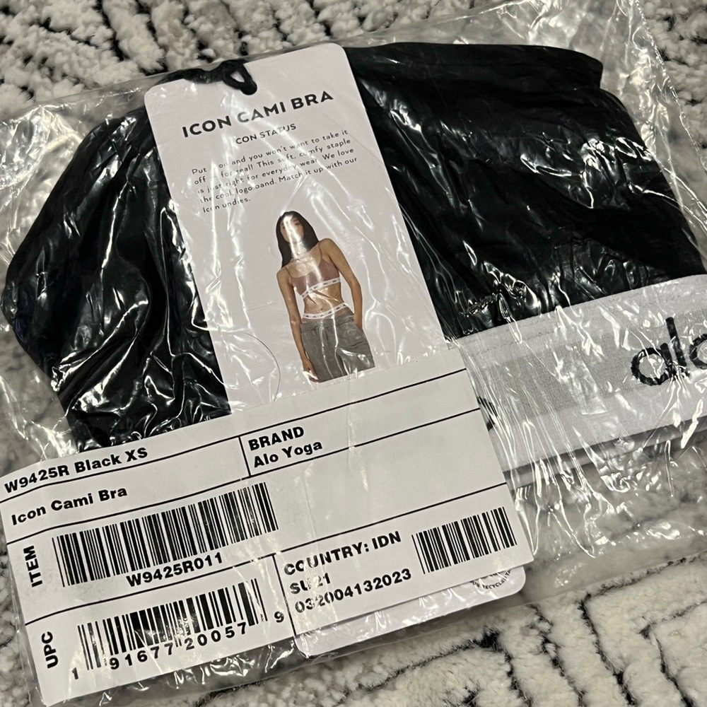 ALO Yoga Black Icon Cami Bra - Picture 4 of 6